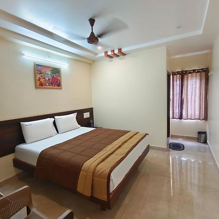 Hotel Dkr Grand Tirupati Eksteriør bilde