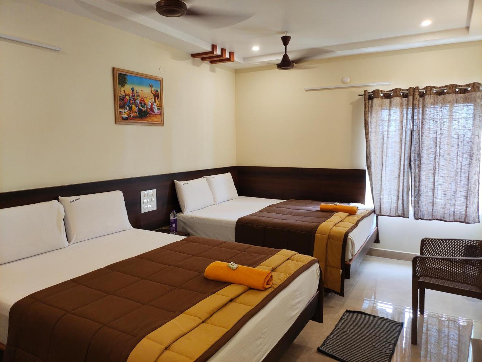 Hotel Dkr Grand Tirupati Eksteriør bilde