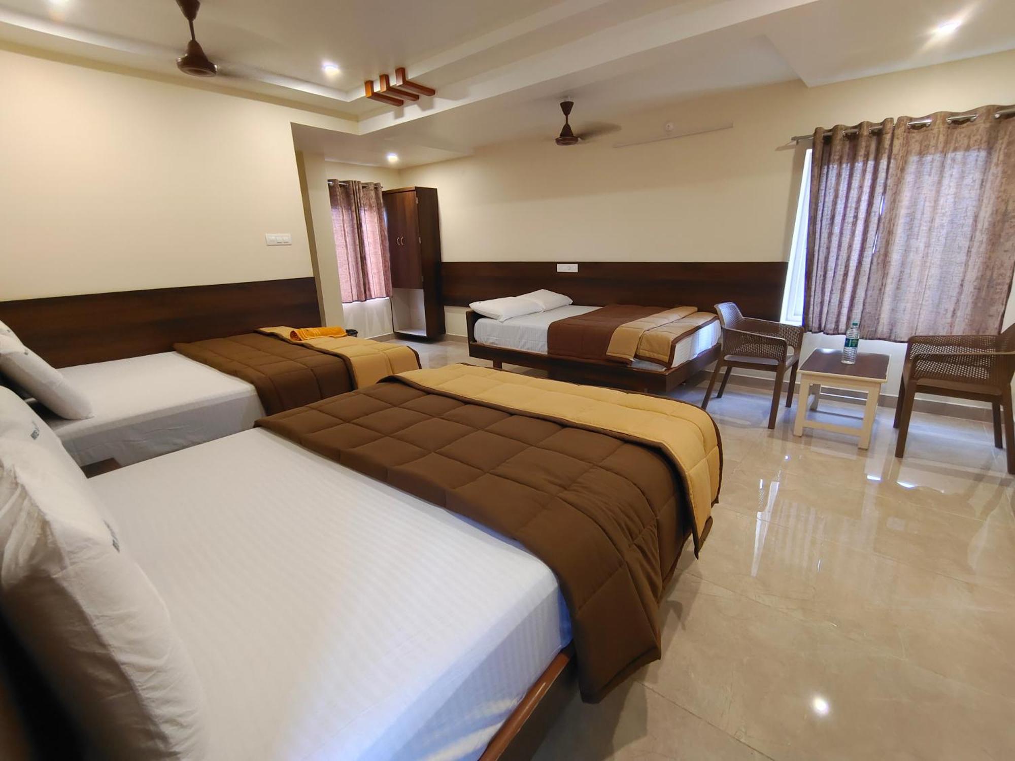 Hotel Dkr Grand Tirupati Eksteriør bilde